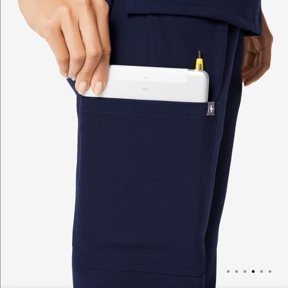 Figs Kade Cargo Scrub Pants Medium - Picture 11 of 12